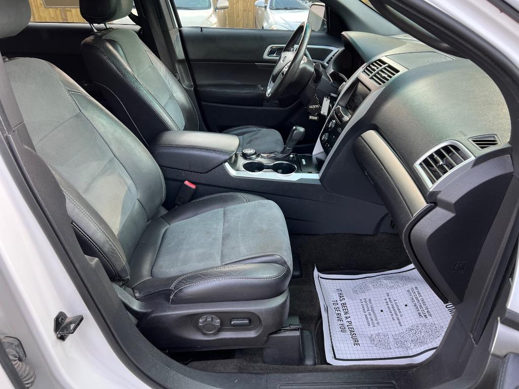 2015 Ford Explorer XLT - Photo 14