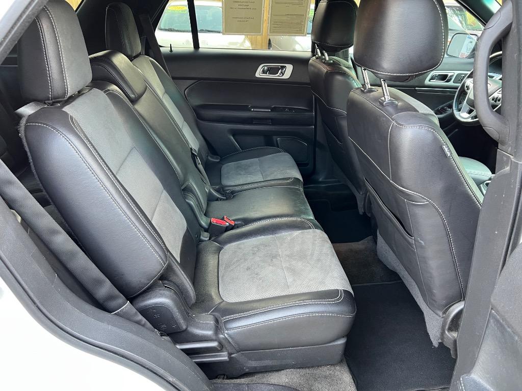 2015 Ford Explorer XLT - Photo 16