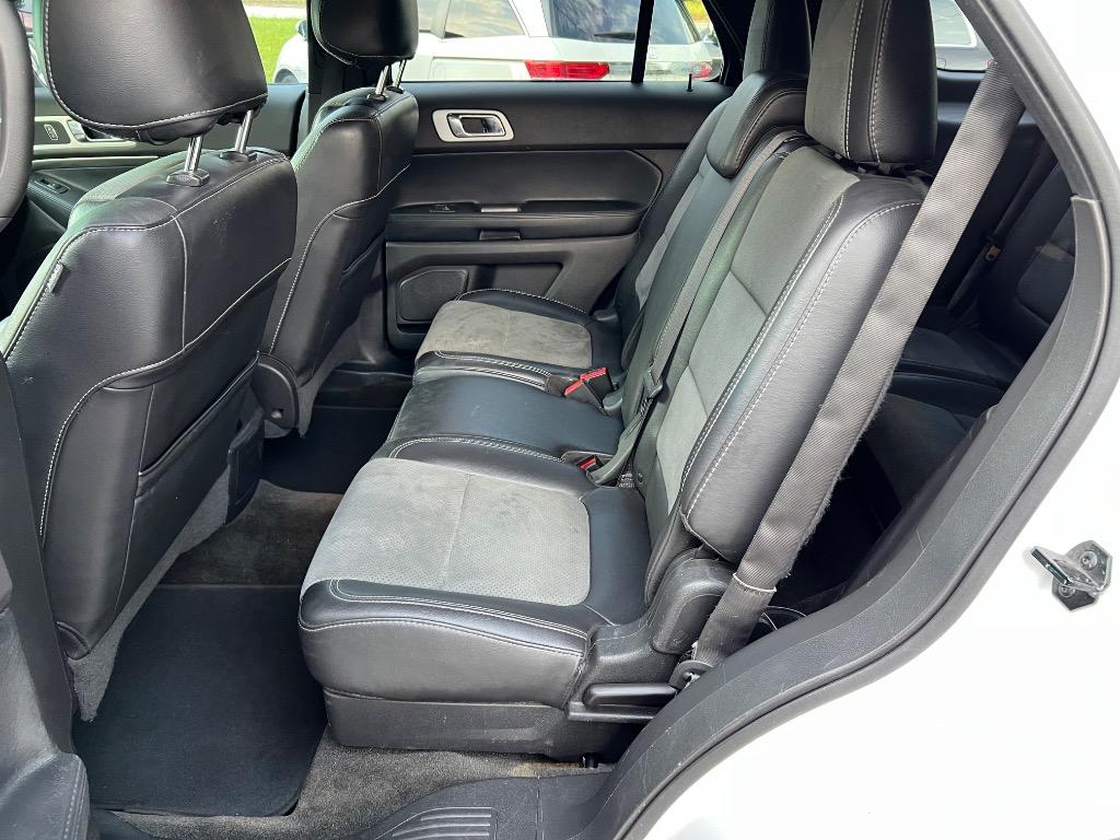2015 Ford Explorer XLT - Photo 15